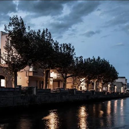La Casa Del Canal Holiday home Roquetes